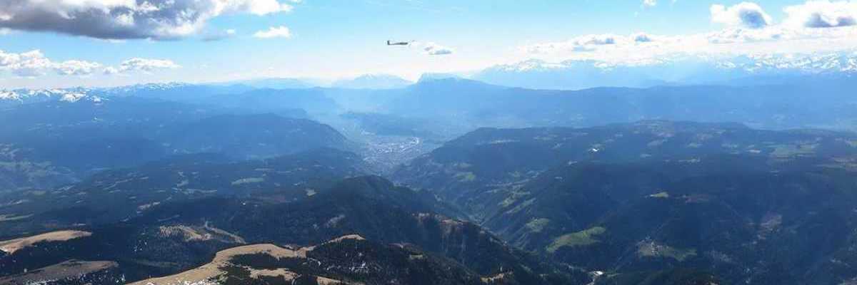 Flugwegposition um 12:05:49: Aufgenommen in der Nähe von 39030 Sexten, Bozen, Italien in 2855 Meter