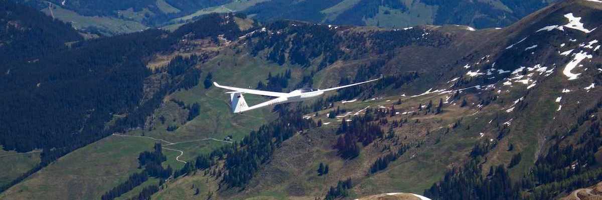 Flugwegposition um 10:48:58: Aufgenommen in der Nähe von Gemeinde Ramsau am Dachstein, 8972, Österreich in 2612 Meter