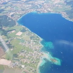 Flugwegposition um 13:42:54: Aufgenommen in der Nähe von Gemeinde Seewalchen am Attersee, Österreich in 1949 Meter