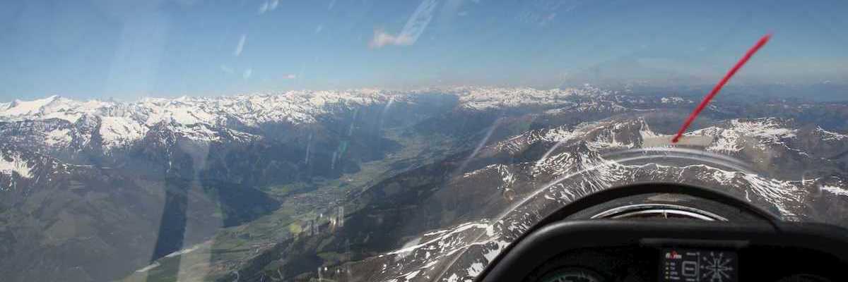 Flugwegposition um 09:40:53: Aufgenommen in der Nähe von Gemeinde Zell am See, 5700, Österreich in 1982 Meter