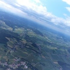 Flugwegposition um 11:17:35: Aufgenommen in der Nähe von Gemeinde Sieghartskirchen, Österreich in 1095 Meter
