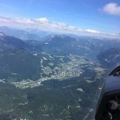 Flugwegposition um 13:30:11: Aufgenommen in der Nähe von Gemeinde Bad Goisern am Hallstättersee, Österreich in 2206 Meter