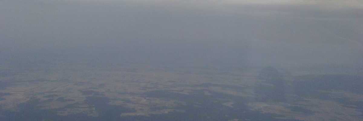 Flugwegposition um 13:29:35: Aufgenommen in der Nähe von Gemeinde Irnfritz-Messern, Österreich in 2560 Meter