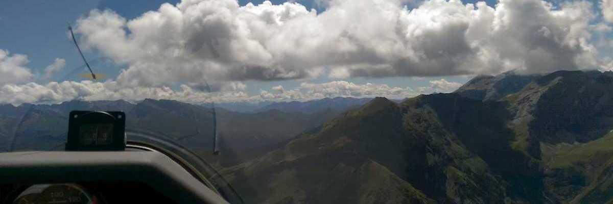 Flugwegposition um 10:27:02: Aufgenommen in der Nähe von Gemeinde Trins, Österreich in 2418 Meter