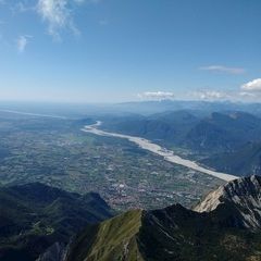 Flugwegposition um 10:40:20: Aufgenommen in der Nähe von 33013 Gemona del Friuli, Udine, Italien in 2071 Meter