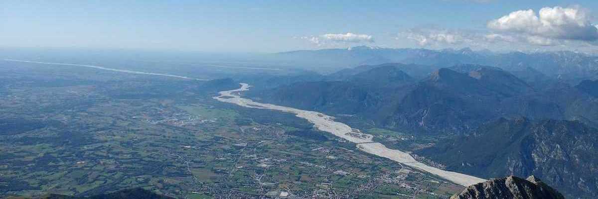 Flugwegposition um 10:40:20: Aufgenommen in der Nähe von 33013 Gemona del Friuli, Udine, Italien in 2071 Meter