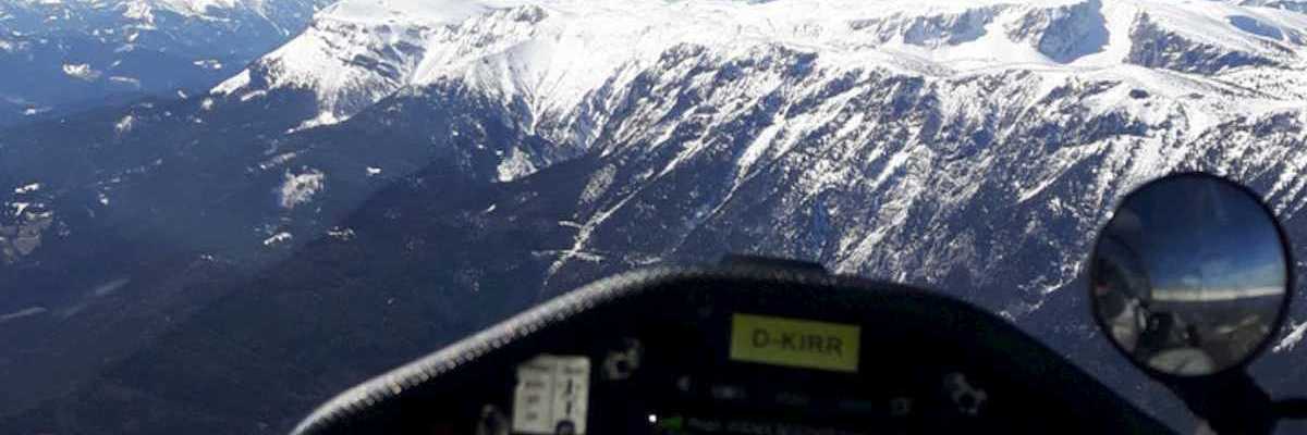 Flugwegposition um 12:37:18: Aufgenommen in der Nähe von Gemeinde Reichenau an der Rax, Österreich in 1804 Meter