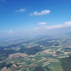 Flugwegposition um 14:56:21: Aufgenommen in der Nähe von Landshut, Deutschland in 1419 Meter