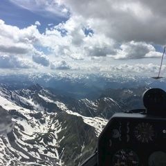 Flugwegposition um 13:05:29: Aufgenommen in der Nähe von Gemeinde Tux, Österreich in 3070 Meter