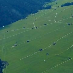 Flugwegposition um 14:27:59: Aufgenommen in der Nähe von Gemeinde Obertilliach, 9942 Obertilliach, Österreich in 1828 Meter