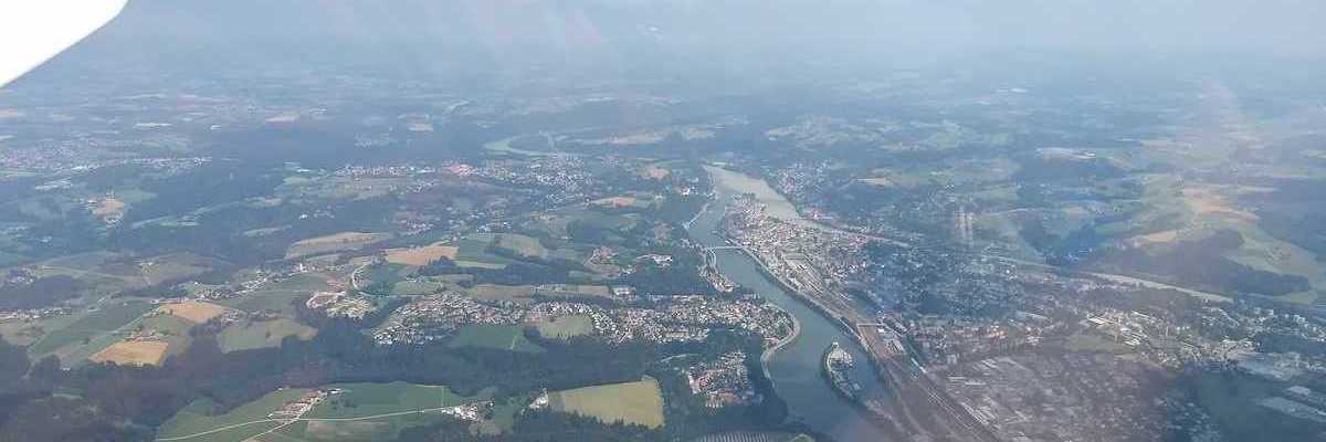 Flugwegposition um 12:20:06: Aufgenommen in der Nähe von Niederbayern, Deutschland in 1316 Meter
