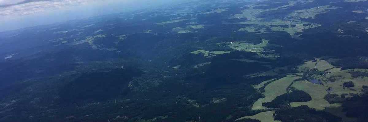 Flugwegposition um 11:36:57: Aufgenommen in der Nähe von Okres Český Krumlov, Tschechien in 2293 Meter