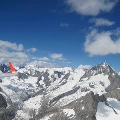 Flugwegposition um 12:02:37: Aufgenommen in der Nähe von Raron, Schweiz in 409 Meter