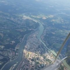 Flugwegposition um 13:15:03: Aufgenommen in der Nähe von Niederbayern, Deutschland in 2502 Meter
