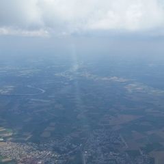 Flugwegposition um 12:43:49: Aufgenommen in der Nähe von Deggendorf, Deutschland in 2325 Meter