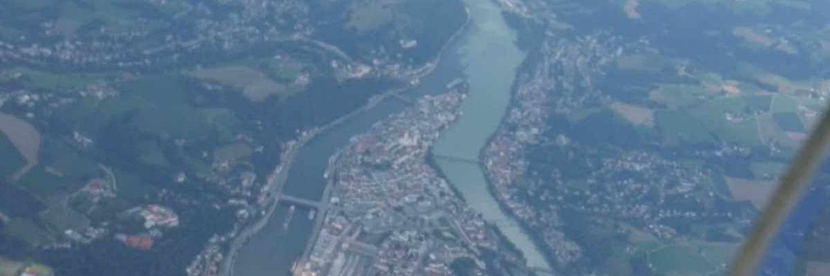 Flugwegposition um 13:15:03: Aufgenommen in der Nähe von Niederbayern, Deutschland in 2502 Meter