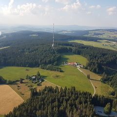 Flugwegposition um 16:09:20: Aufgenommen in der Nähe von Gemeinde Lichtenberg, Österreich in 998 Meter