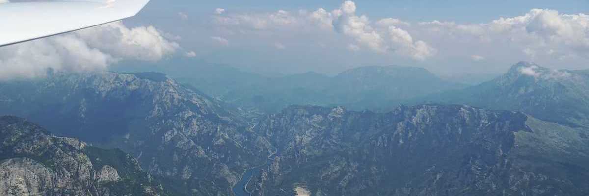 Flugwegposition um 09:53:39: Aufgenommen in der Nähe von Mostar, Bosnien und Herzegowina in 1921 Meter