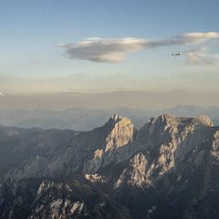Flugwegposition um 16:38:30: Aufgenommen in der Nähe von Pürgg-Trautenfels, Österreich in 2347 Meter