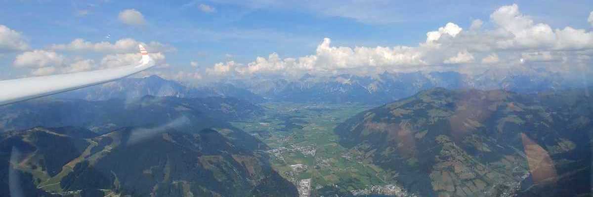 Flugwegposition um 12:45:51: Aufgenommen in der Nähe von Gemeinde Zell am See, 5700 Zell am See, Österreich in 2293 Meter