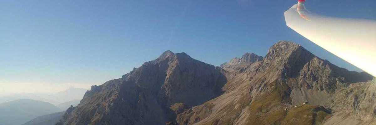 Flugwegposition um 23:00:00: Aufgenommen in der Nähe von Admont, Österreich in 4700 Meter