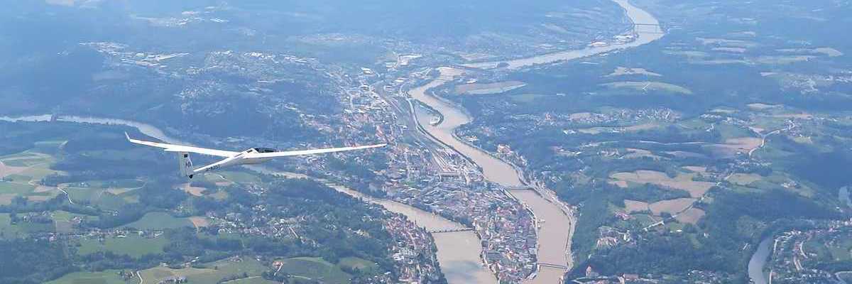Flugwegposition um 12:28:13: Aufgenommen in der Nähe von Gemeinde Freinberg, Österreich in 1688 Meter
