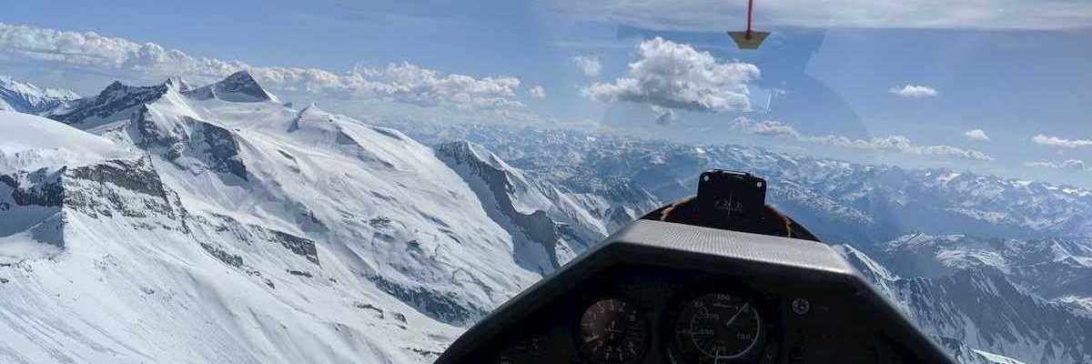 Flugwegposition um 14:48:36: Aufgenommen in der Nähe von Gemeinde Tux, Österreich in 3210 Meter
