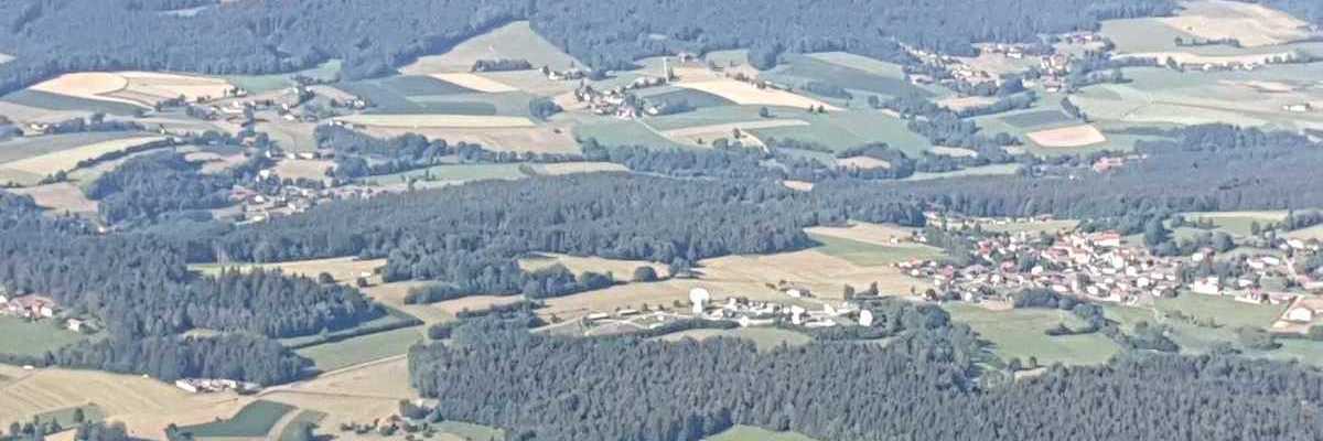 Flugwegposition um 15:58:44: Aufgenommen in der Nähe von Regen, Deutschland in 1313 Meter
