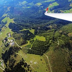 Flugwegposition um 14:00:32: Aufgenommen in der Nähe von Gemeinde Weinitzen, Österreich in 1950 Meter