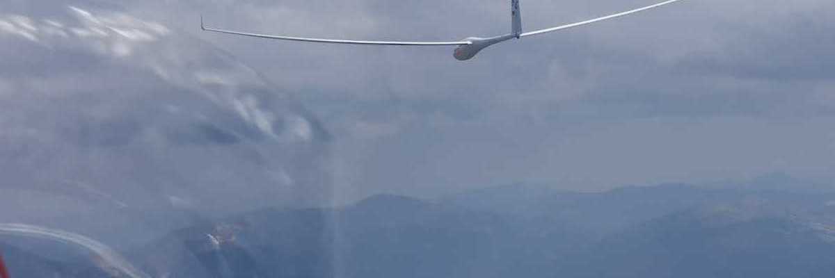 Flugwegposition um 13:53:25: Aufgenommen in der Nähe von 67030 Prezza, L’Aquila, Italien in 2645 Meter