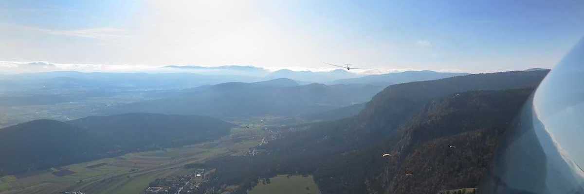Flugwegposition um 12:15:47: Aufgenommen in der Nähe von Gemeinde Reichenau an der Rax, Österreich in 1376 Meter