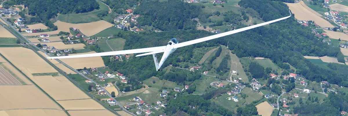 Flugwegposition um 09:17:12: Aufgenommen in der Nähe von Gemeinde Bernstein, Österreich in 1437 Meter