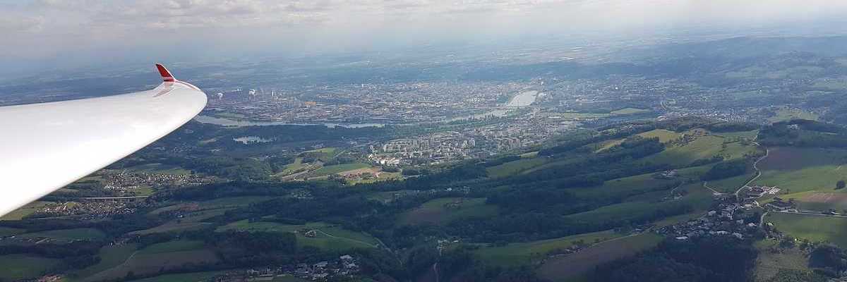Flugwegposition um 14:35:51: Aufgenommen in der Nähe von Linz, Österreich in 914 Meter