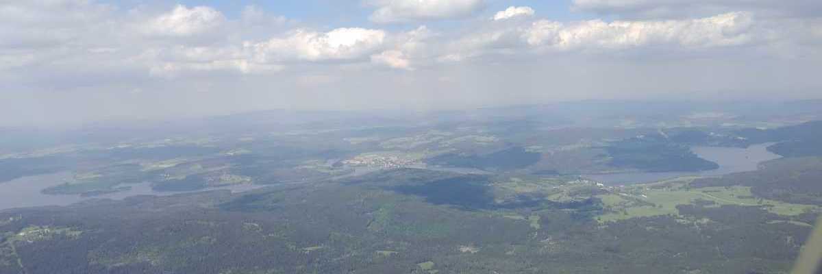 Flugwegposition um 13:23:55: Aufgenommen in der Nähe von Okres Český Krumlov, Tschechien in 1769 Meter