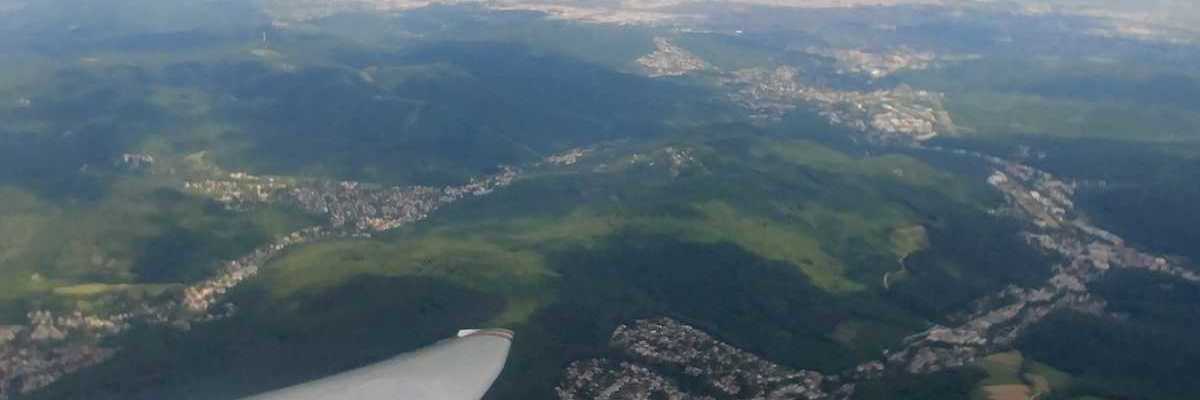 Flugwegposition um 13:46:57: Aufgenommen in der Nähe von Gemeinde Gablitz, Österreich in 1566 Meter
