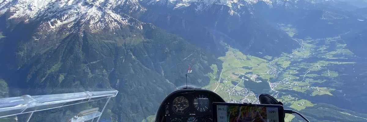 Flugwegposition um 15:11:31: Aufgenommen in der Nähe von Gemeinde Bramberg am Wildkogel, Österreich in 2935 Meter