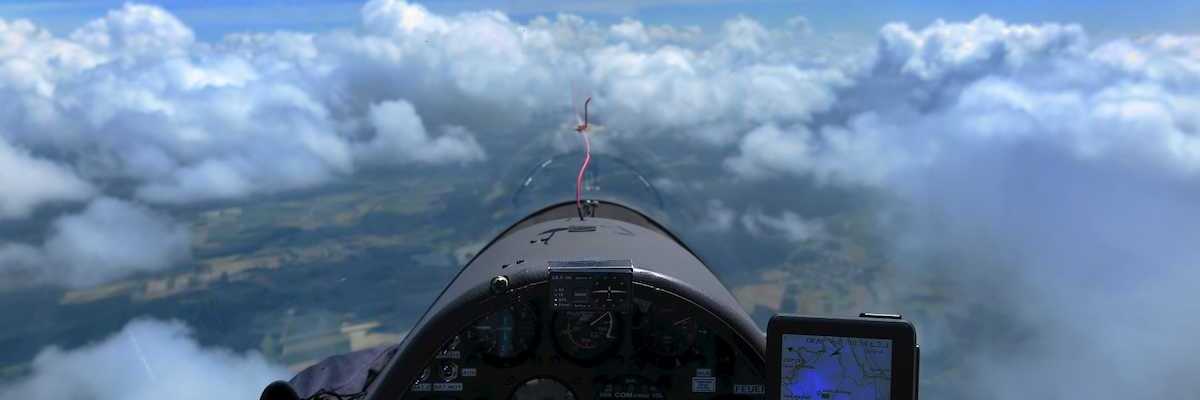 Flugwegposition um 10:54:49: Aufgenommen in der Nähe von Gemeinde Stegersbach, Österreich in 1725 Meter