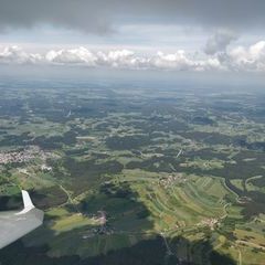 Flugwegposition um 13:20:43: Aufgenommen in der Nähe von Gemeinde Groß Gerungs, Österreich in 1971 Meter