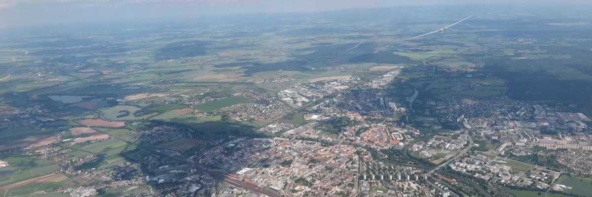 Flugwegposition um 11:57:11: Aufgenommen in der Nähe von Okres Hradec Králové, Tschechien in 1749 Meter