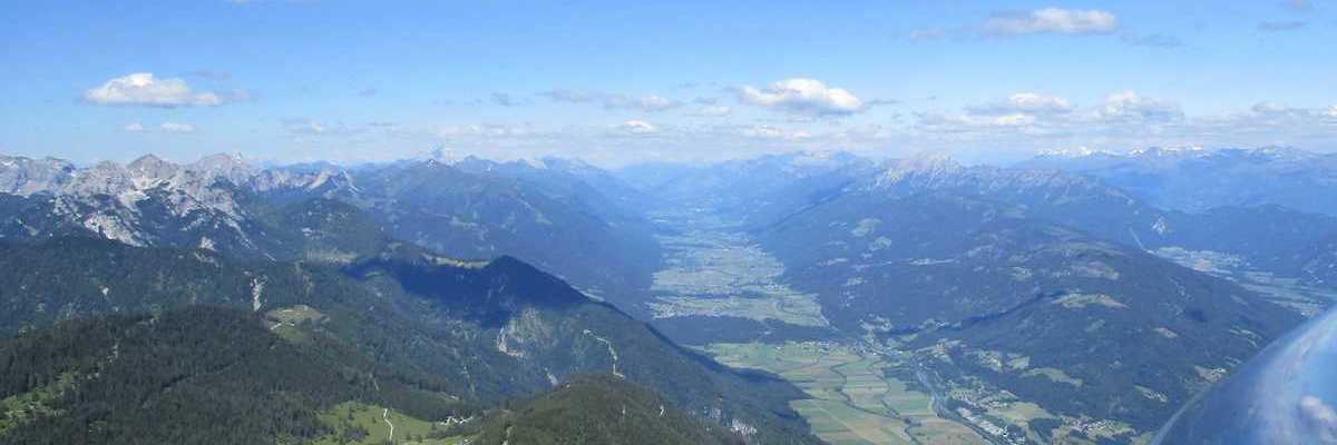 Flugwegposition um 08:36:30: Aufgenommen in der Nähe von Gemeinde Hermagor-Pressegger See, Österreich in 2035 Meter