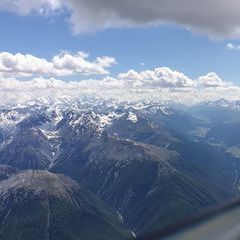 Flugwegposition um 13:17:35: Aufgenommen in der Nähe von Bezirk Inn, Schweiz in 3245 Meter