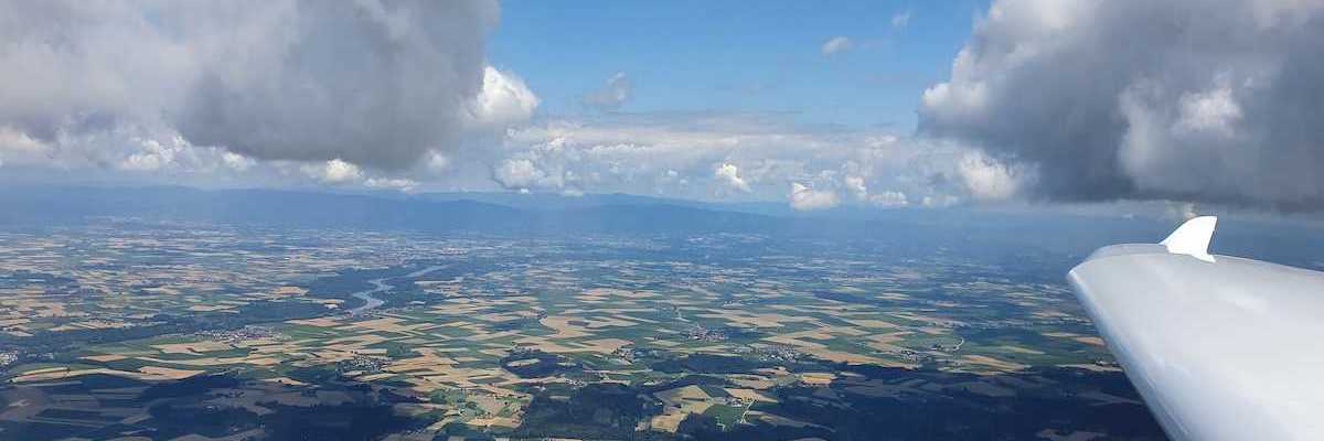 Flugwegposition um 10:16:36: Aufgenommen in der Nähe von Dingolfing-Landau, Deutschland in 1545 Meter