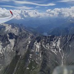 Flugwegposition um 13:36:23: Aufgenommen in der Nähe von Bezirk Surselva, Schweiz in 3559 Meter