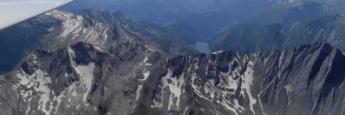 Flugwegposition um 13:36:23: Aufgenommen in der Nähe von Bezirk Surselva, Schweiz in 3559 Meter