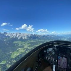 Flugwegposition um 14:15:50: Aufgenommen in der Nähe von Schladming, Österreich in 2142 Meter