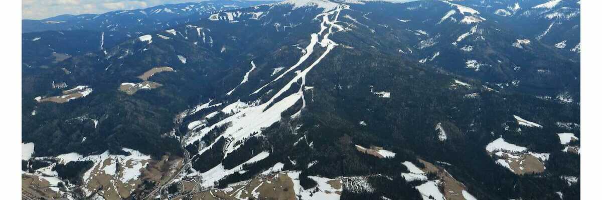 Flugwegposition um 12:09:22: Aufgenommen in der Nähe von Gemeinde Spital am Semmering, Österreich in 2012 Meter