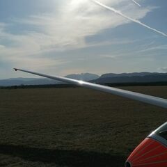 Flugwegposition um 15:14:42: Aufgenommen in der Nähe von Wiener Neustadt, Österreich in 270 Meter