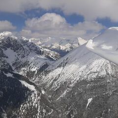 Flugwegposition um 12:00:08: Aufgenommen in der Nähe von Gemeinde Zirl, Zirl, Österreich in 2186 Meter