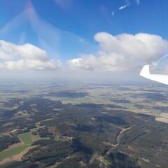 Flugwegposition um 08:03:00: Aufgenommen in der Nähe von Gemeinde Karlstein an der Thaya, Österreich in 1330 Meter