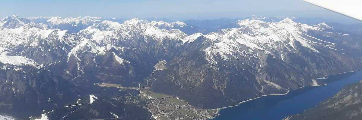 Flugwegposition um 11:38:14: Aufgenommen in der Nähe von Gemeinde Jenbach, Jenbach, Österreich in 2525 Meter